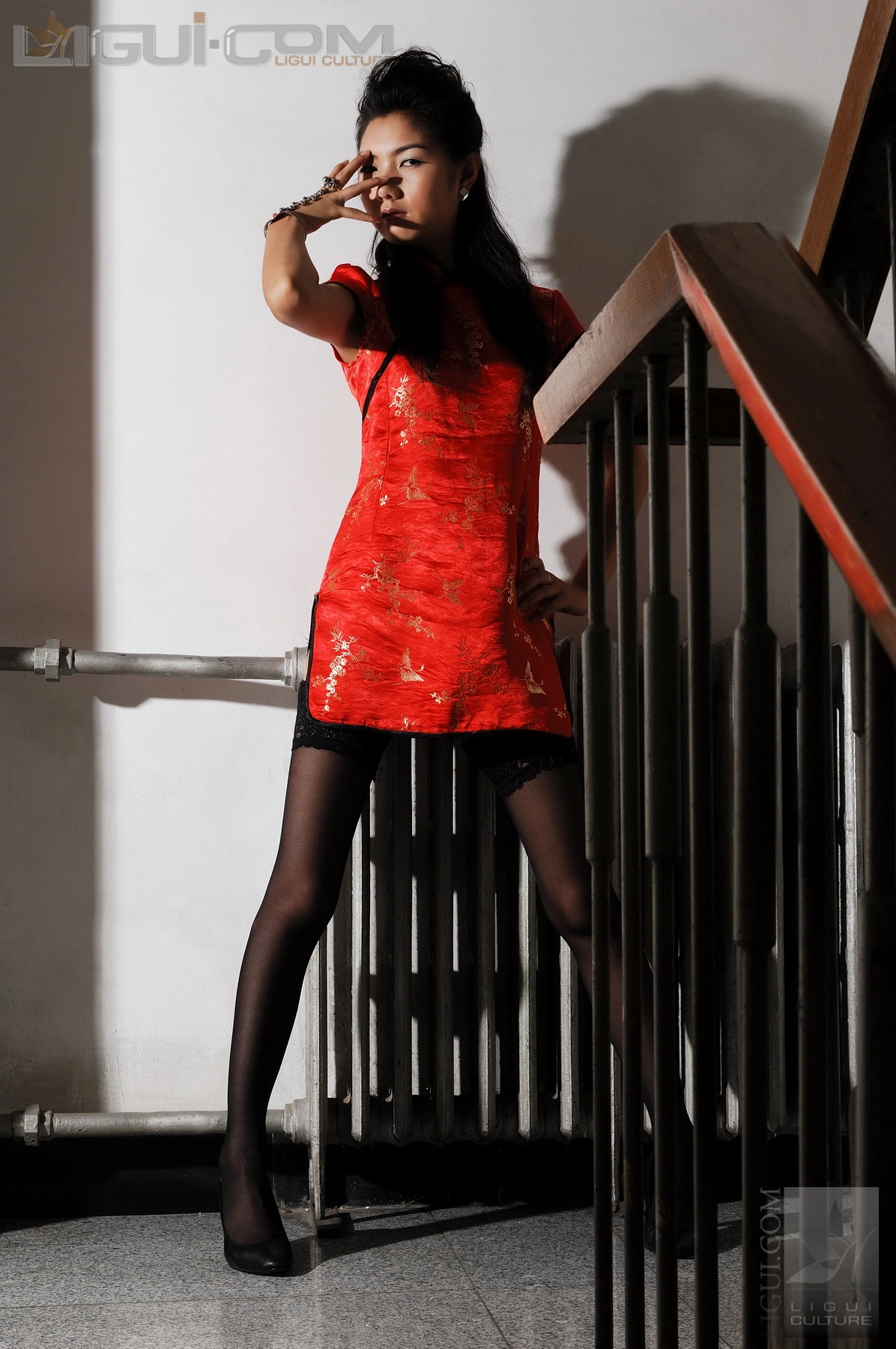 2008.11.07 黑丝高跟美女因太过性感被电梯拒载 Model 丝丝 3